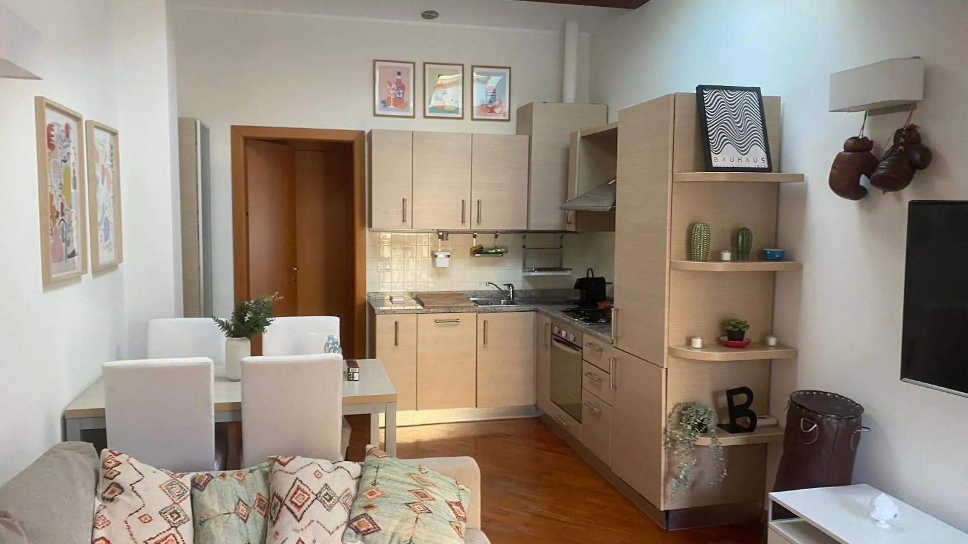 Perla Di Nolo - Central Milan - Luxury Sleeps 4 Apartment
