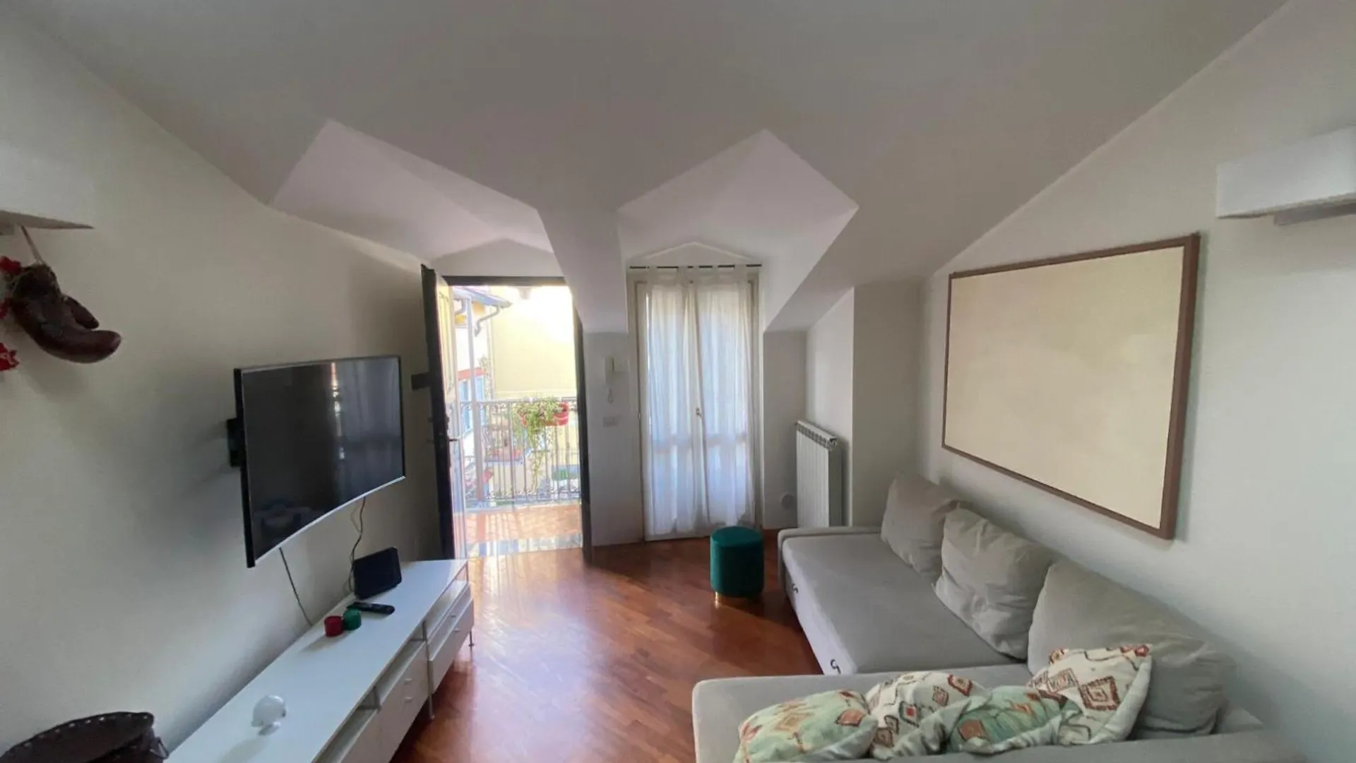 Perla Di Nolo - Central Milan - Luxury Sleeps 4 Apartment Italy