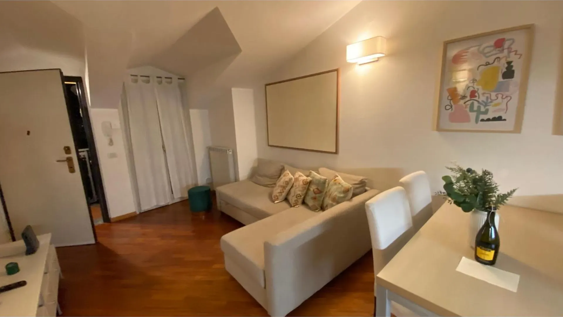 Perla Di Nolo - Central Milan - Luxury Sleeps 4 Apartment Italy